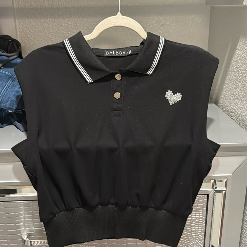 Top black size small